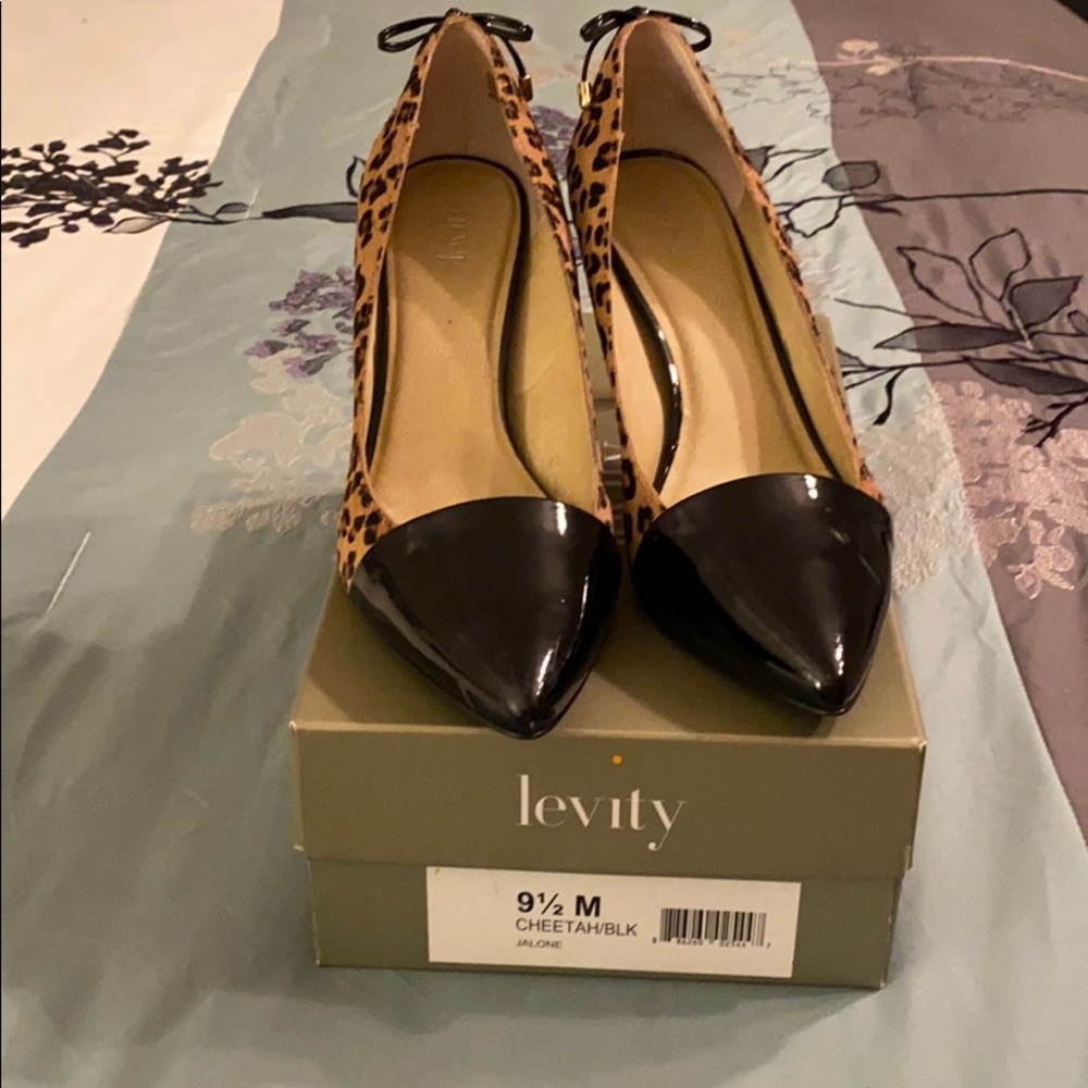 Stylish Cheetah pumps